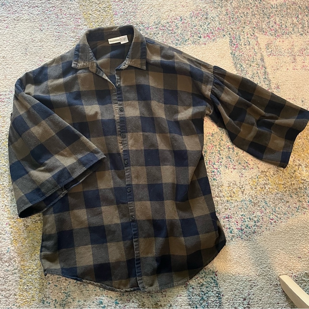 Newport News Brown Blouse with Long Sleeves and Classic Plaid Design